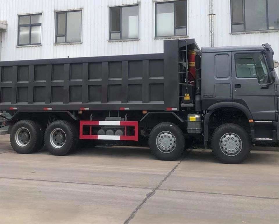 8x4 400hp 12 바퀴 50 60 톤 400-500L 연료 탱크 용량
