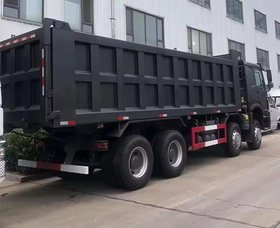 8x4 400hp 12 바퀴 50 60 톤 400-500L 연료 탱크 용량