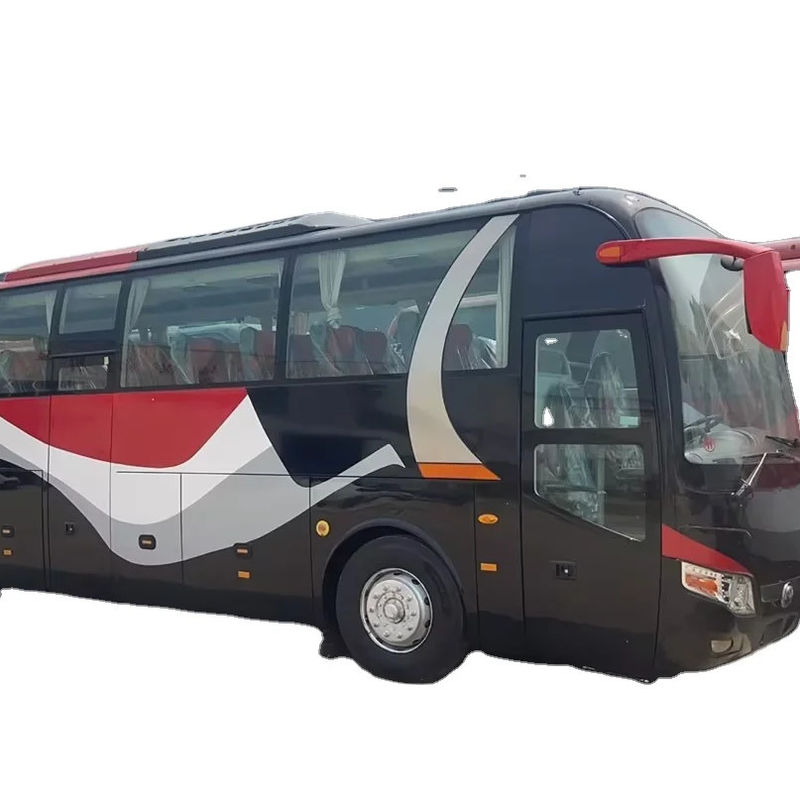 후면 엔진과 56000km의 낮은 마일리지를 가진 완벽한 47석 코치 버스를 우리의