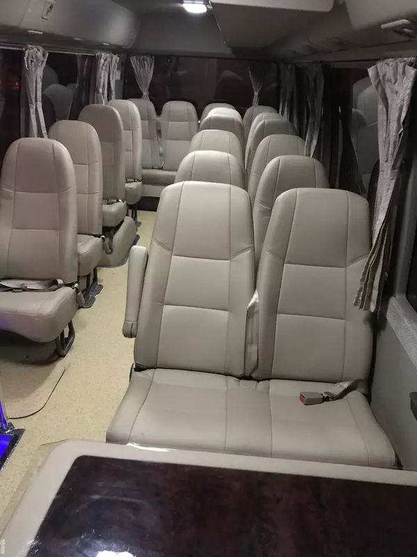 G.V.W Kg 5900 및 YC4FA130-30 엔진 2022 모델 유로 4 디젤 30 좌석 코스터 버스