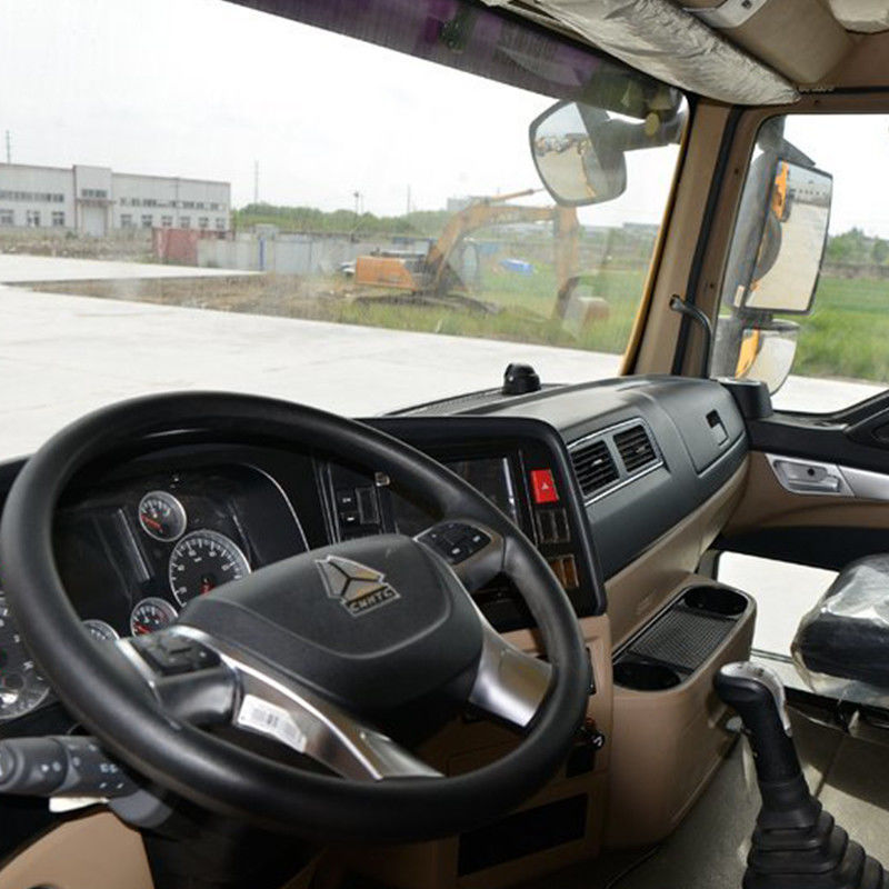 8*4 Sinotruk HOWO 중량 덤프 트럭 440hp 모델 300-400L 연료 탱크 용량