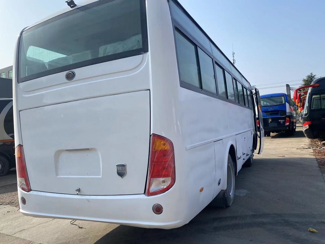 연료 타입 디젤과 최대 속도 111 130 km/h를 가진 디젤 엔진 코치 버스