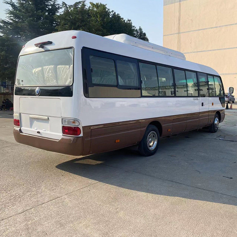 LHD RHD 30 좌석 70L 연료 탱크와 4500-6700ml 배포량 토요 타 코스터 버스