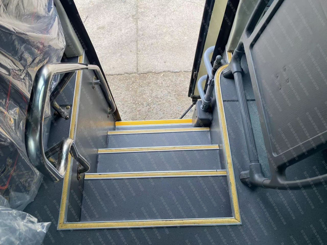 설계된 좌우 운전 56 좌석 6112 고급 투어 승객 코치 버스 및 저렴한 가격