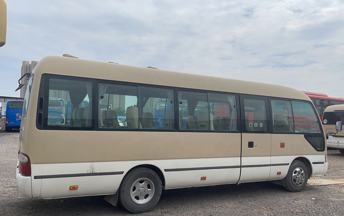 중고용 토요 타 코스터 30석 버스 6-8L 엔진 용량과 최대 전력 113/5200kw