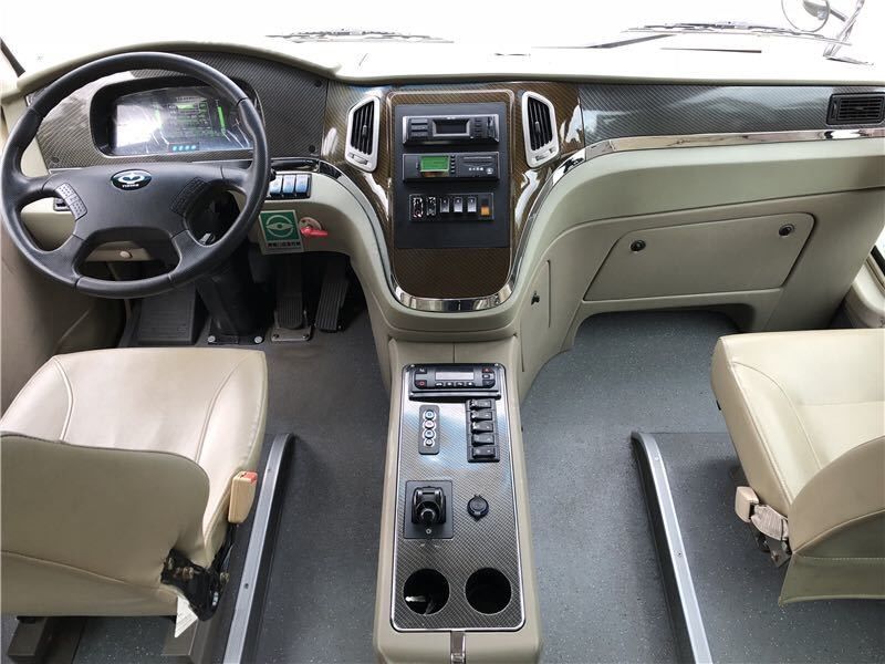 최대 속도 91-110 km/h 8040x2160x2840 크기의 코스터 버스 L x W x H mm