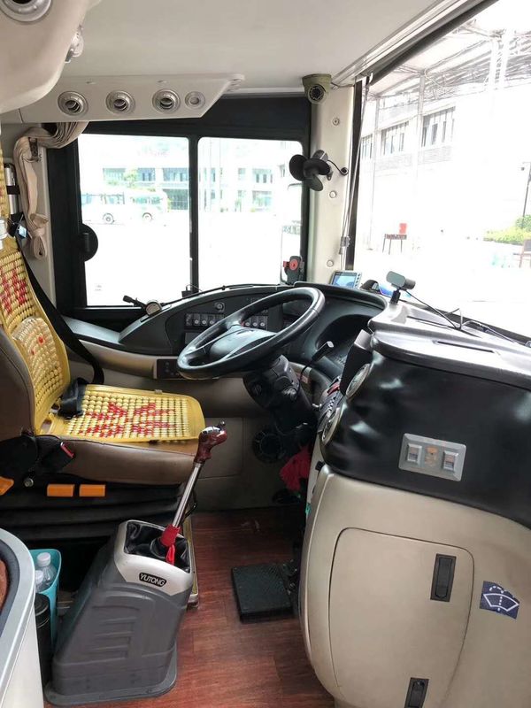 사용 된 버스 코치 버스 35-65 좌석 사용자 정의 버스 엔진 용량 8L 고객의 요구 사항