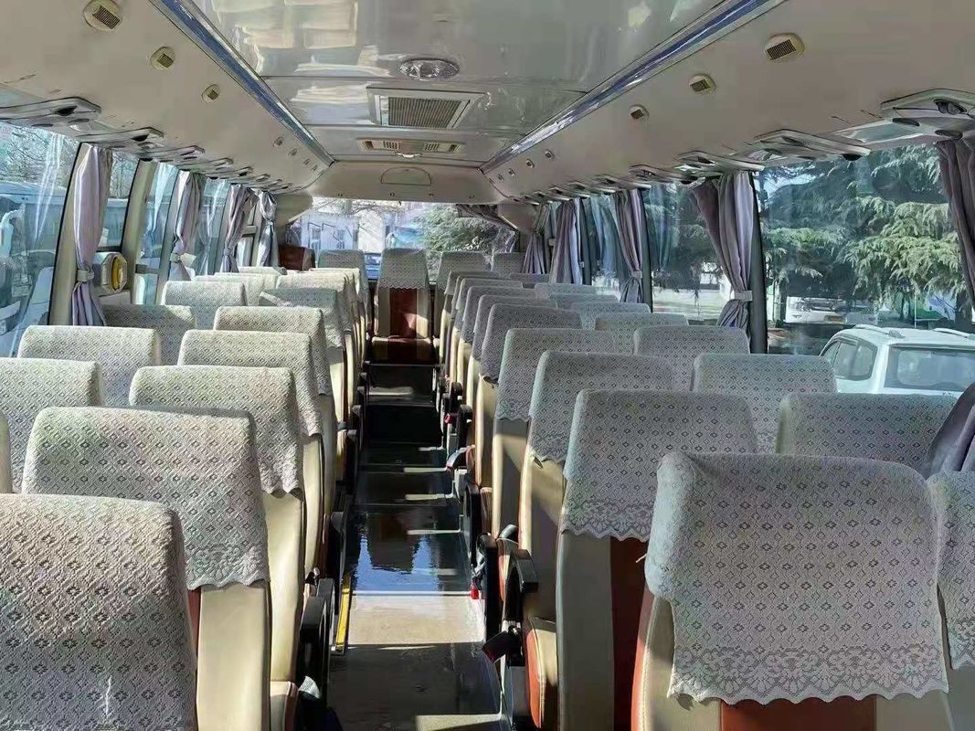 57 좌석 코치 버스 고급 승객 관광객 18000kg 총 차량 무게 사용 50 좌석