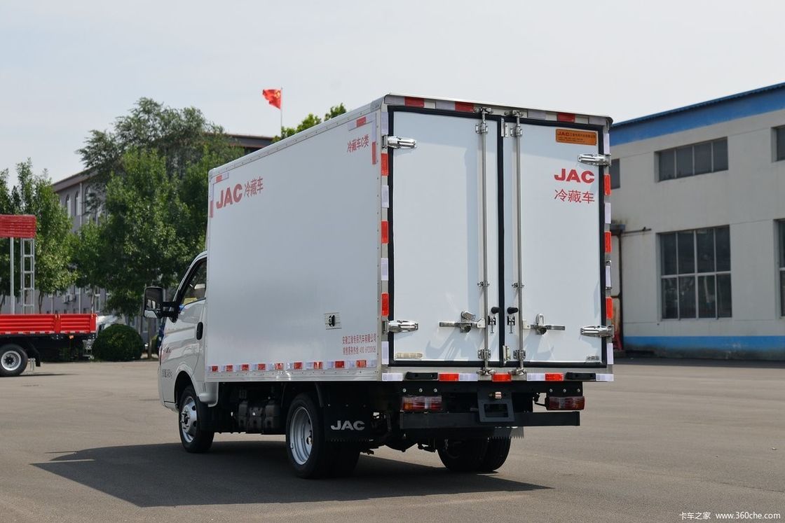 130HP JAC 냉장 트럭 운송용 4x2 GVW≤5T 디젤 연료 냉장