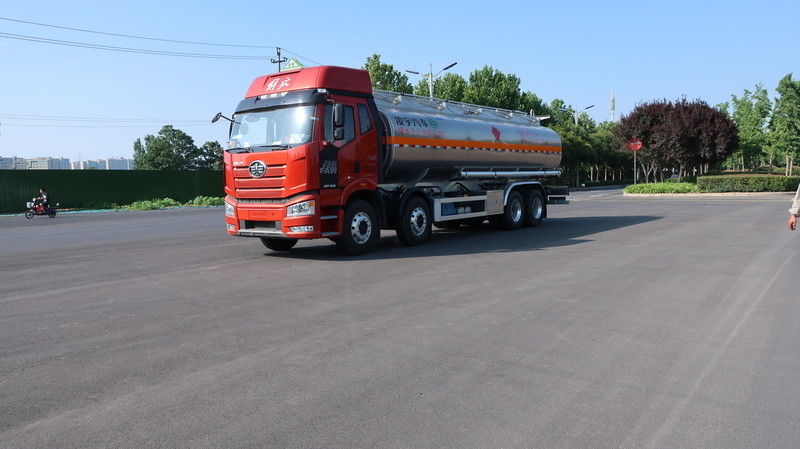 CIMC LINYU FAW 8*4 31 Cub 알루미늄 합금 디젤 탱커 트럭 휘발유 연료 운송 트럭