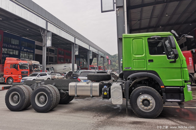 정상 운전석 Sinotruk Howo 371 hp 유로 2 수동 6X4 디젤 엔진 트럭 머리