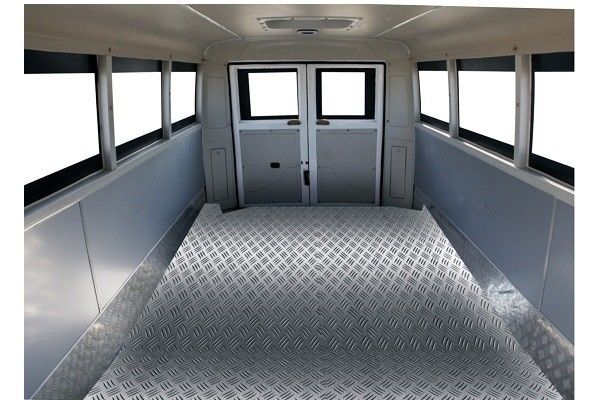 180hp 4x4 오프로드 버스 동펜 EQ6750PT 4-6L 엔진 용량 및 전체 폭 2420mm
