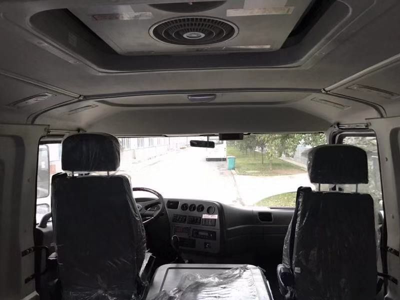 30 좌석 4X4 4WD 중형 버스 듀얼 서킷 풀 에어 브레이크 및 A/C 동펜 EQ6750ZT