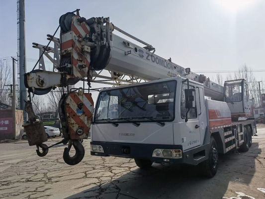 39m QY25V 사용 된 Zoomlion 25톤 트럭 크레인 최대 지점 리프팅 토크 980KN.m
