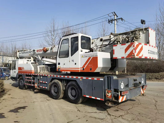 39m QY25V 사용 된 Zoomlion 25톤 트럭 크레인 최대 지점 리프팅 토크 980KN.m