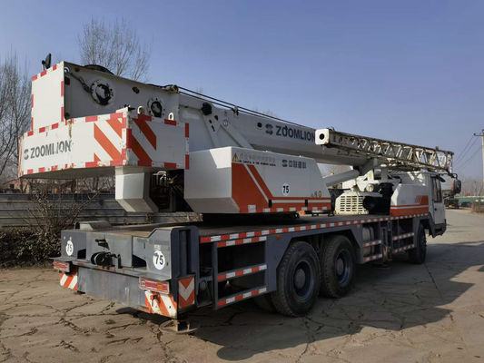 39m QY25V 사용 된 Zoomlion 25톤 트럭 크레인 최대 지점 리프팅 토크 980KN.m