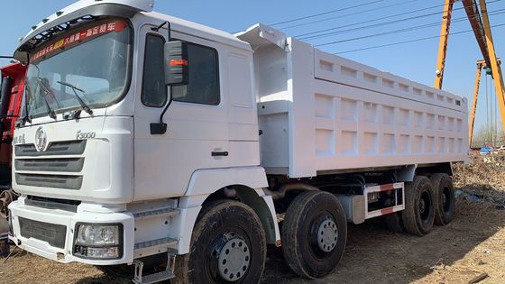 39000kg 구두 무게 샤크만 F3000 8x4 팅퍼 트럭 덤프 트럭 6.2-8m 화물 탱크 길이
