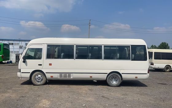 7m 30 좌석 토요 타 코스터 버스 엔진 용량 4L 전체 차원 mm 7725x2000x2600