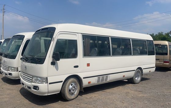 7m 30 좌석 토요 타 코스터 버스 엔진 용량 4L 전체 차원 mm 7725x2000x2600