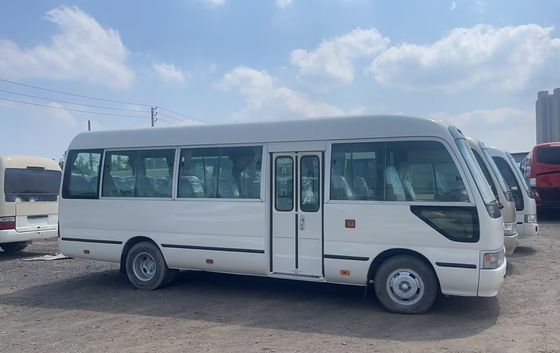 7m 30 좌석 토요 타 코스터 버스 엔진 용량 4L 전체 차원 mm 7725x2000x2600
