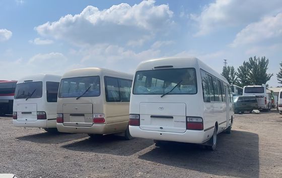 7m 30 좌석 토요 타 코스터 버스 엔진 용량 4L 전체 차원 mm 7725x2000x2600