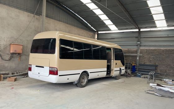 디젤 연료 종류 사용 된 토요타 코스터 버스 30 좌석 좋은 상태 최고 전력 113/5200 kW