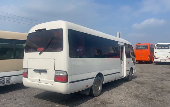 좋은 상태 30 좌석 사용 된 토요타 코스터 버스 G.V.W 5900kg 및 유로 3 배출량