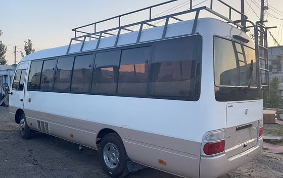 사용 된 디젤 30 좌석 토요타 코스터 버스 좋은 상태 LHD 7.00R16 타이어 G.V.W 5900 kg